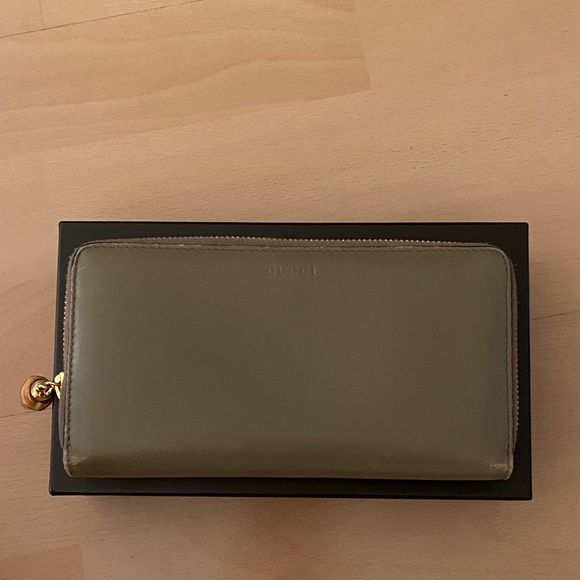 Gucci brown Leather Zip Wallet - Picture 2 of 11